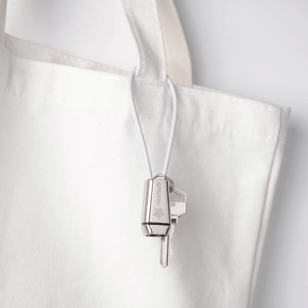 Zinc Alloy Charging Cable Keychain With A Tote Bag