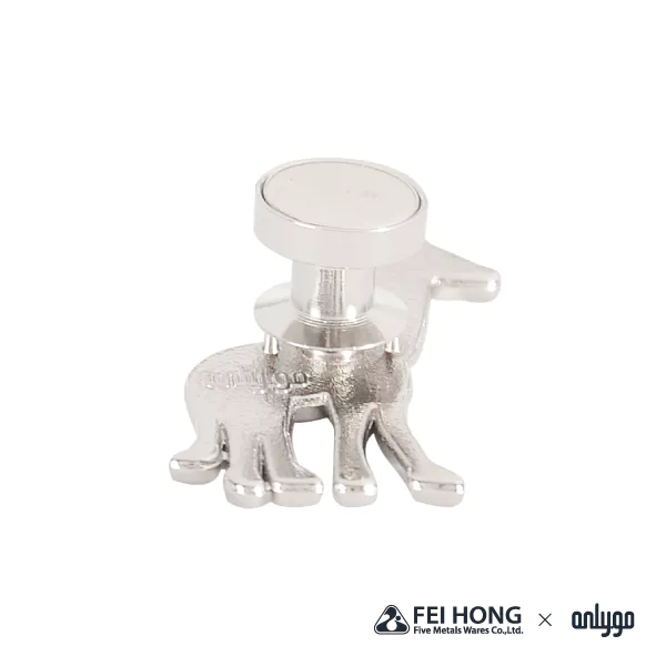 The Back Side Of Animal Shaped Magnetic Badge Giraffe
